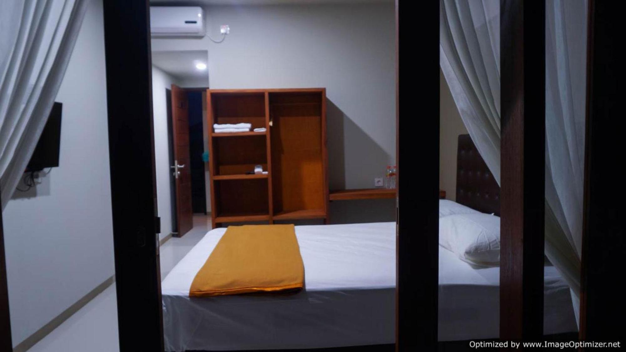 Hastina Hotel Lombok Mataram Exterior photo